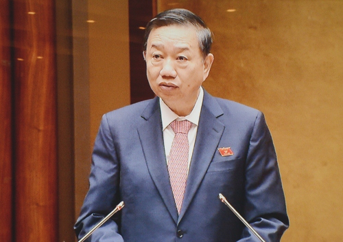 Hoàn thiện hệ thống pháp luật về quản lý vũ khí